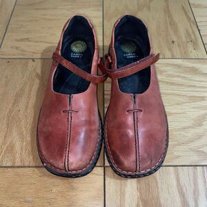 EARTH SHOES Solar Russo women's Dark Red  flat comfort leather sz 10.5